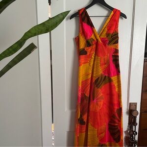 Vintage V-Neck Hawaiian Togs Maxi-Dress